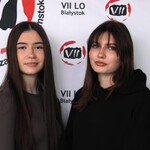 Łączniczki z biblioteką Zuzanna Lenarciak i Maya Dębicka.jpg