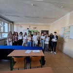uczestnicy z opiekunami.jpg