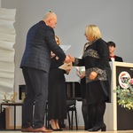 wręczenie nagrody nauczycielce.JPG