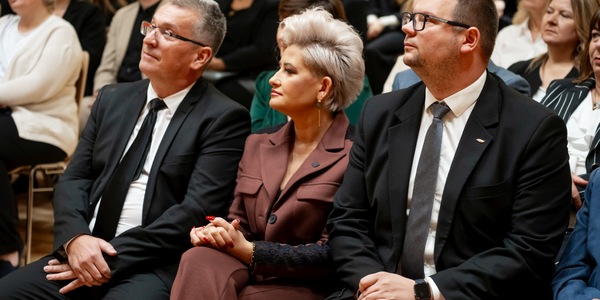 Pani Podlaski Kurator Oświaty_ zastępca Wiceprezydenta Białegostoku oraz Dyrektor VII LO.jpg
