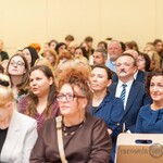 zaproszeni goście oraz społeczność VII LO.jpg