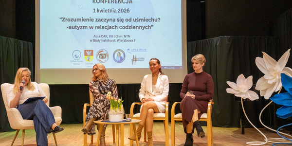 prowadząca i eksperci.jpg