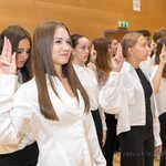 uczniowie klas I.jpg